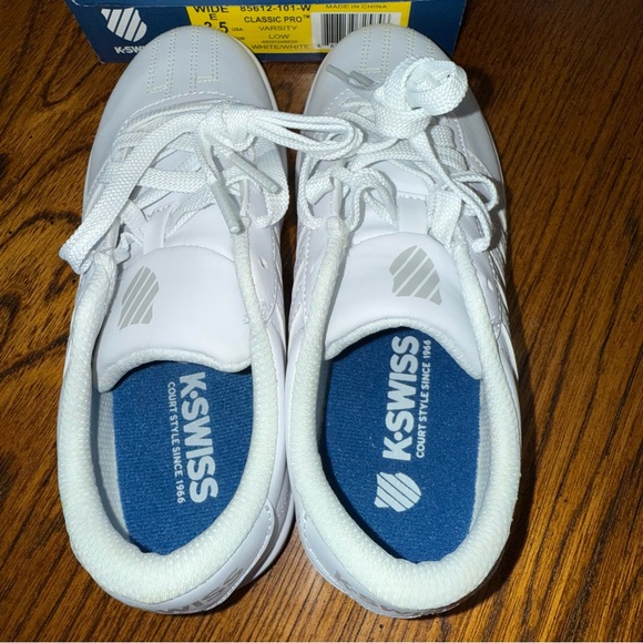 NEW WITH BOX K SWISS KIDS SHOES SIZE 3.5 - Picture 5 of 8